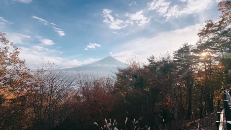 hermosa vista de otoño del monte fuji