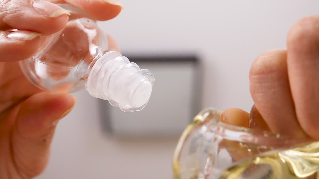 Filling a bottle with liquid