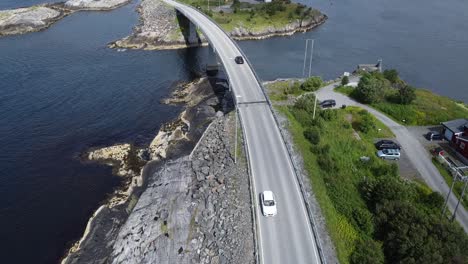 revelando la famosa carretera atlántica en noruega