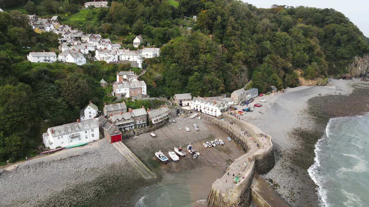 clovelly harbour village north devon, inglaterra. imágenes aéreas