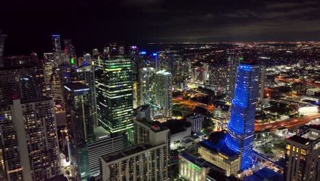 Imágenes-Aéreas-De-Rascacielos-En-El-Centro-De-Miami.