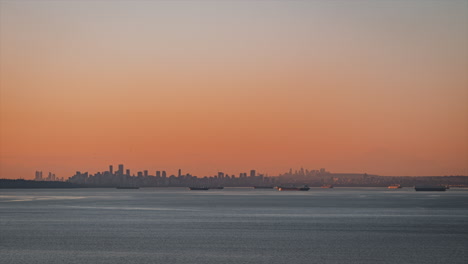 Timelapse-of-vivid-colours-of-a-warm-sunset-or-sunrise-in-Vancouver,-British-Columbia,-Canada