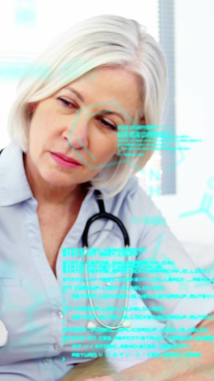 Animazione di elaborazione dati su diversi medici e pazienti