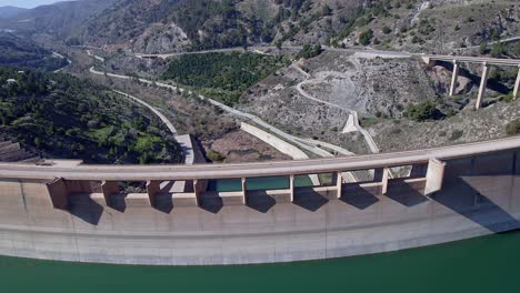 el vertedero de la presa