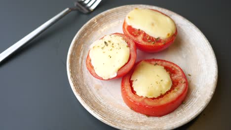 grilled tomatoes with mozzarella