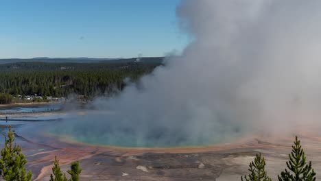 gran manantial prismático en el parque nacional de yellowstone