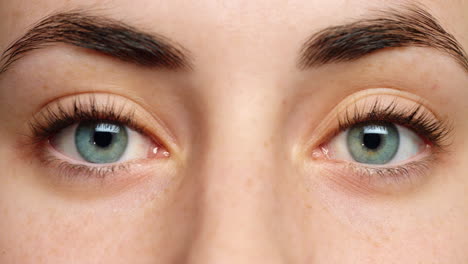 ojos verdes, visión y visión con la mujer