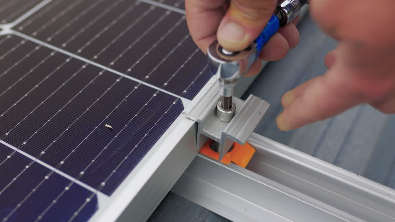 instalación de equipos de montaje de paneles solares