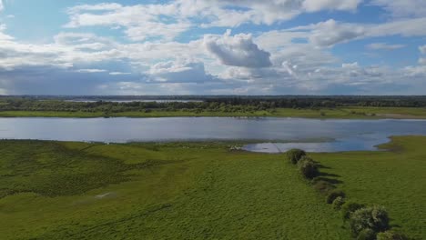 la planicie de inundación del río shannon tiro hacia atrás
