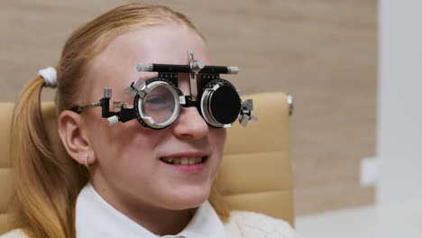 girl doing eye test