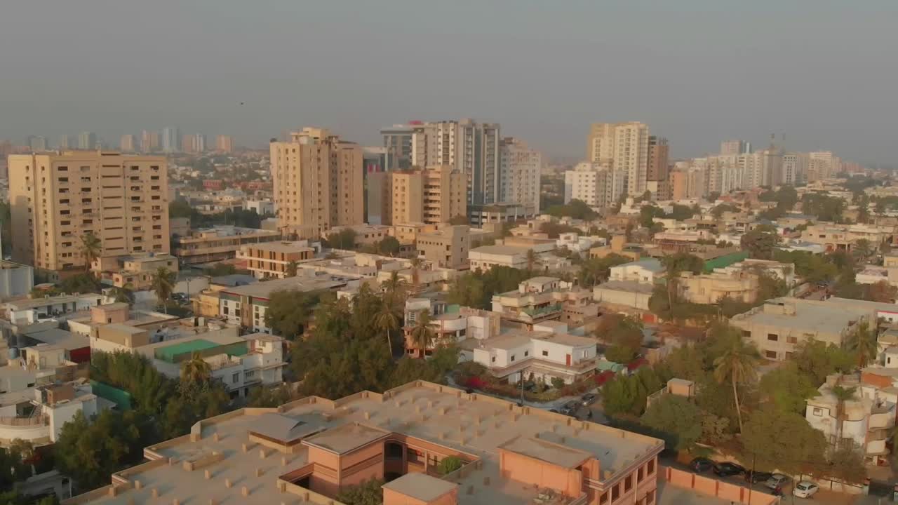 vista aérea de apartamentos en karachi