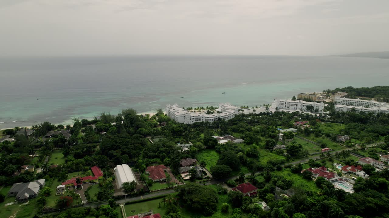 increíble toma tropical de cielo azul agua turquesa en st