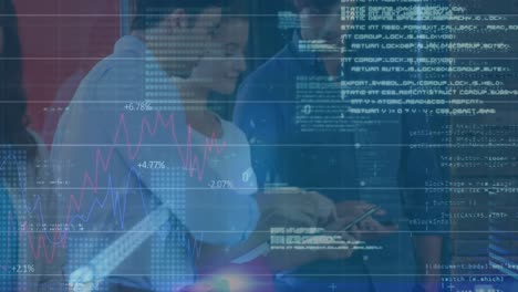 animación del procesamiento de datos sobre diversas personas de negocios en la oficina