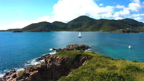 Navegando-Por-El-Usvi,-Por-Arrecifes,-E-Islas-Virgenes-Infante-De-San-Juan-Y-Santo-Tomas