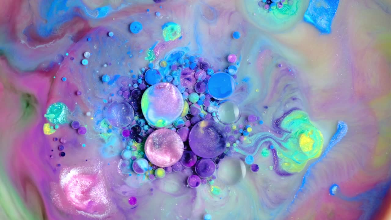 다채로운 페인트와 거품 추상적인 배경 4k 비디오