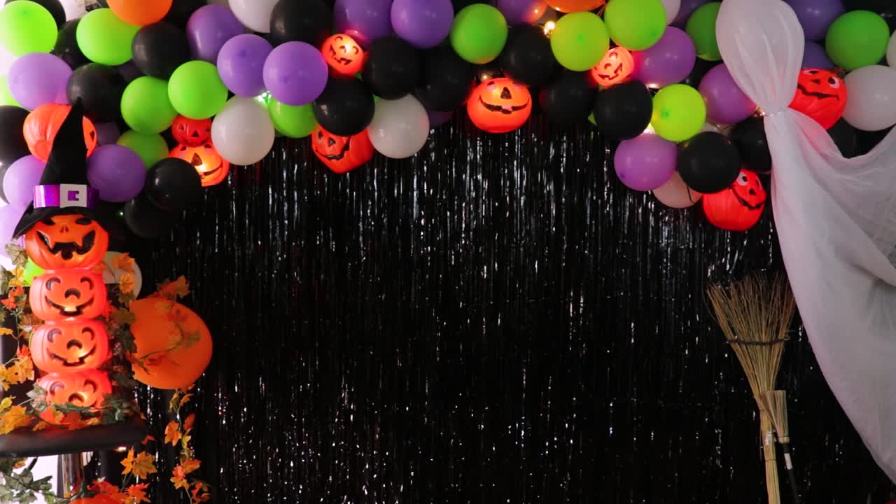 calabazas, globos y decoraciones para halloween