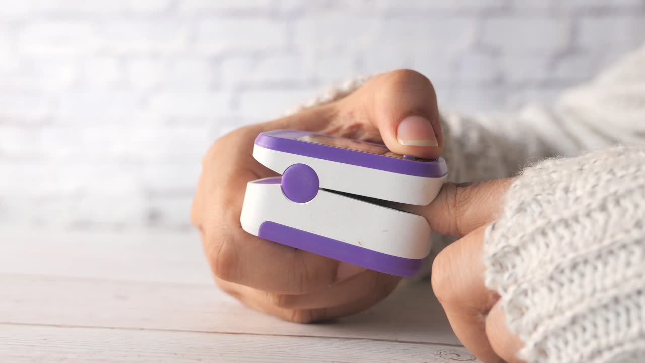 Using a Pulse Oximeter to Measure Blood Oxygen