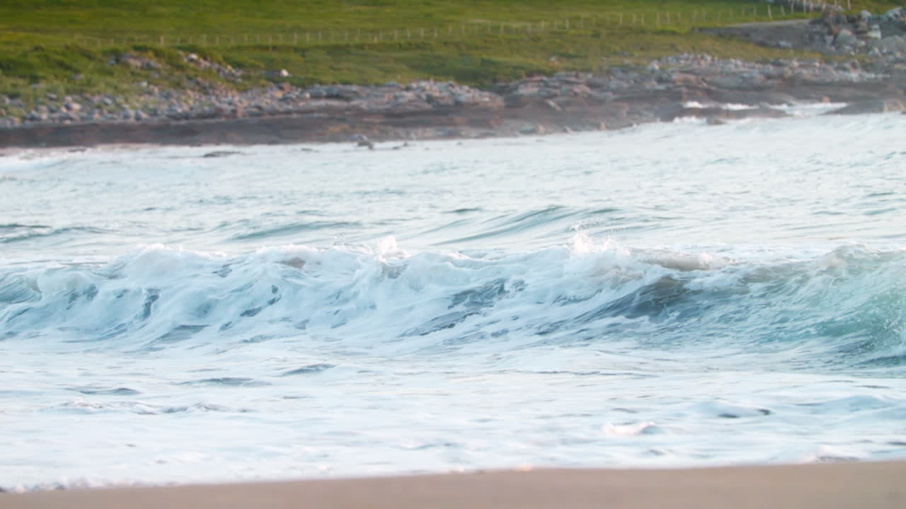 Wave coming in to beach in slowmotion 300fps
