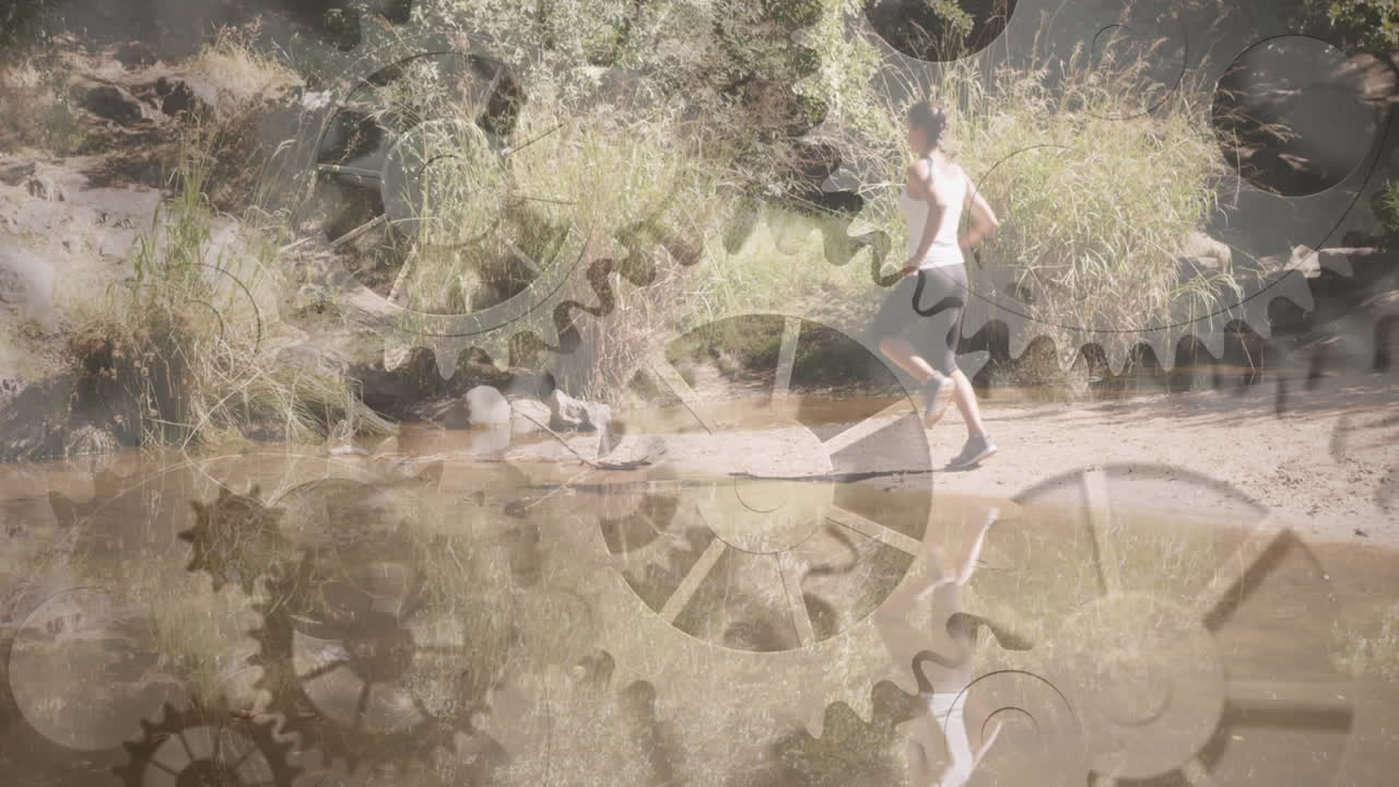 анимация зубчатых колес, вращающихся над подходящей женщиной, бегущей