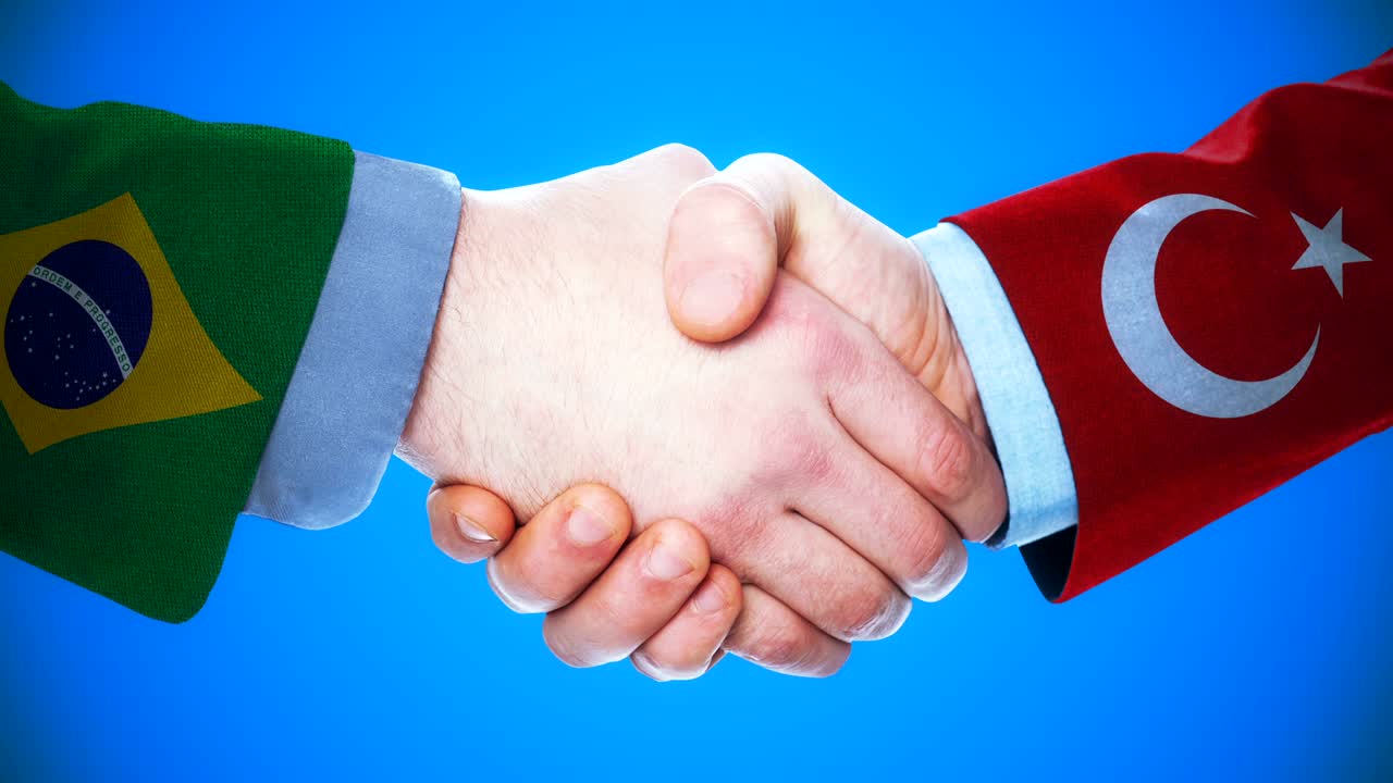 Brasile - Turchia / Animazione concettuale di stretta di mano su paesi e politica / Con canale alfa