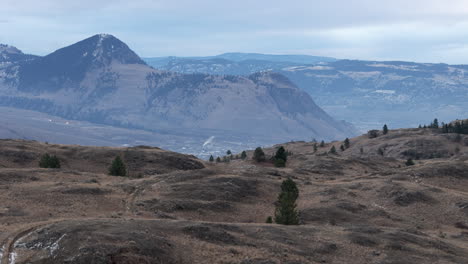 La-Belleza-Del-Desierto-De-Kamloops:-Colinas-Y-Valles-Desde-El-Cielo