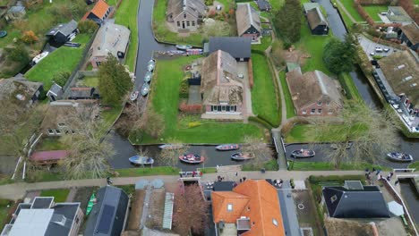 Giethoorn-village---Venice-of-the-Netherlands