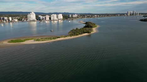 Aerial-views-over-Curlew-Island-and-the-Broadwater-on-the-Northern-end-of-the-Gold-Coast,-Queensland-,Australia