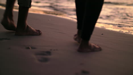 Footprints-in-the-sand