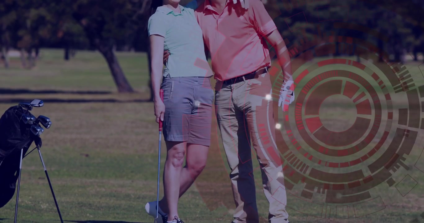Coppia che pratica lo swing da golf sul fairway, mostrando un'icona animata di mazza da golf e un concetto di marketing sportivo.