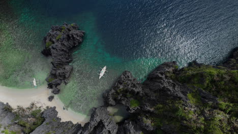 Bird's-Eye-View-of-Secret-Lagoon-in-El-Nido,-Palawan