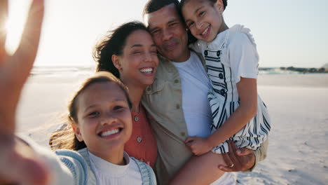 Girl-kids,-parents-and-beach-selfie-with-smile