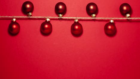 bolas rojas en rojo stop motion concepto de navidad