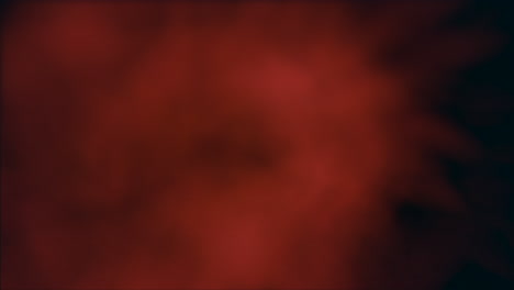 nube roja brillante en el cielo oscuro
