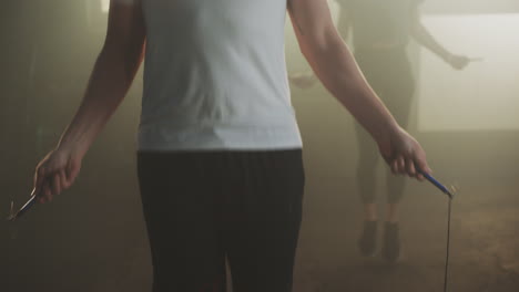hombre en un gimnasio