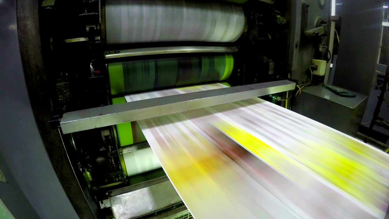 인쇄 공장 생산 프로세스 (uhd 스 비디오 루프)