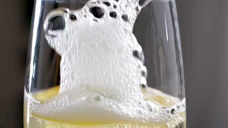 sparkling lemonade with mint