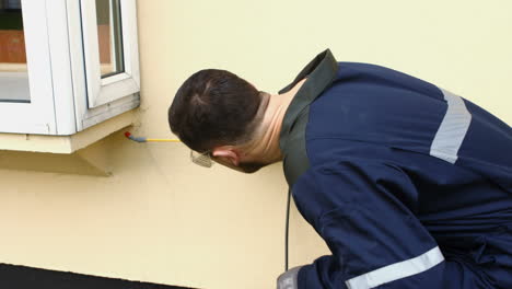 man doing pest control