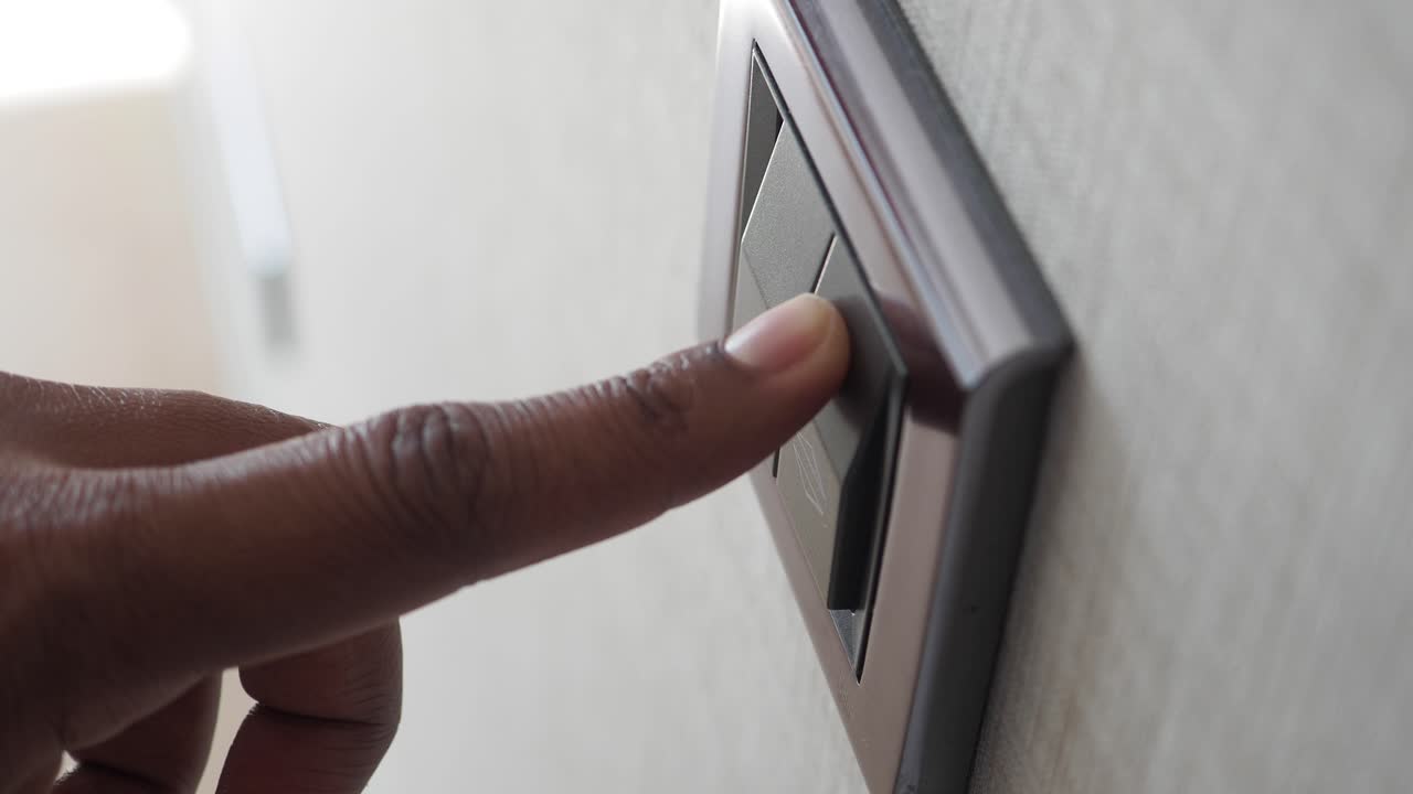 encendiendo un interruptor de luz