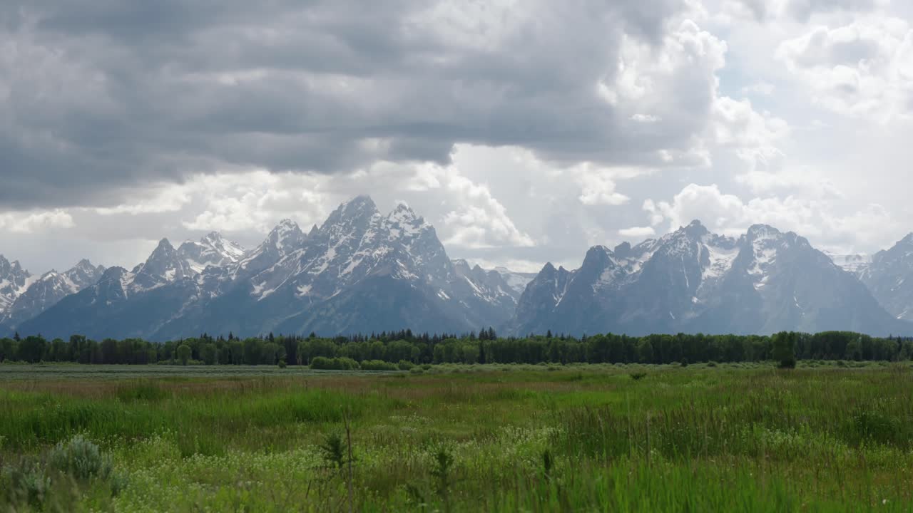Ein bewölkter Tag im Grand Teton Nationalpark.