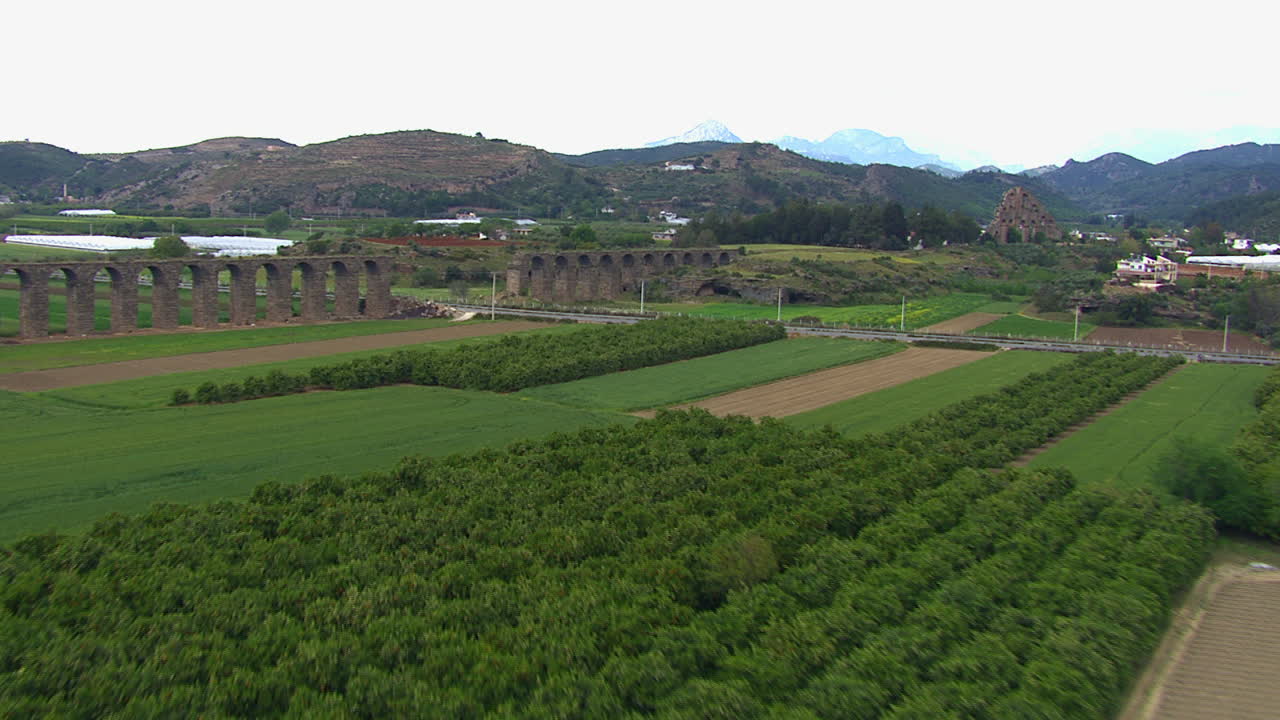 터키 아스펜도스 수로 역사 유적지의 공중 노출 샷