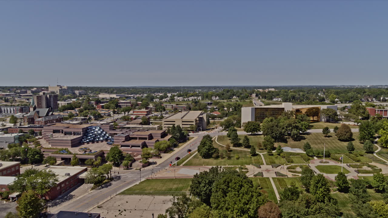 Des Moines Iowa Aerial Sweeping Including Downtown Skyline past Henry A Wallace Building across to the Capitol Building - Beautiful smooth 6k footage - August 2020