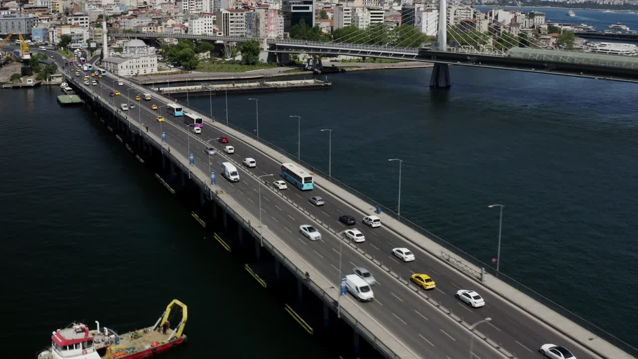 이스탄불 보스포루스와 골든 호른 다리 공중 사진