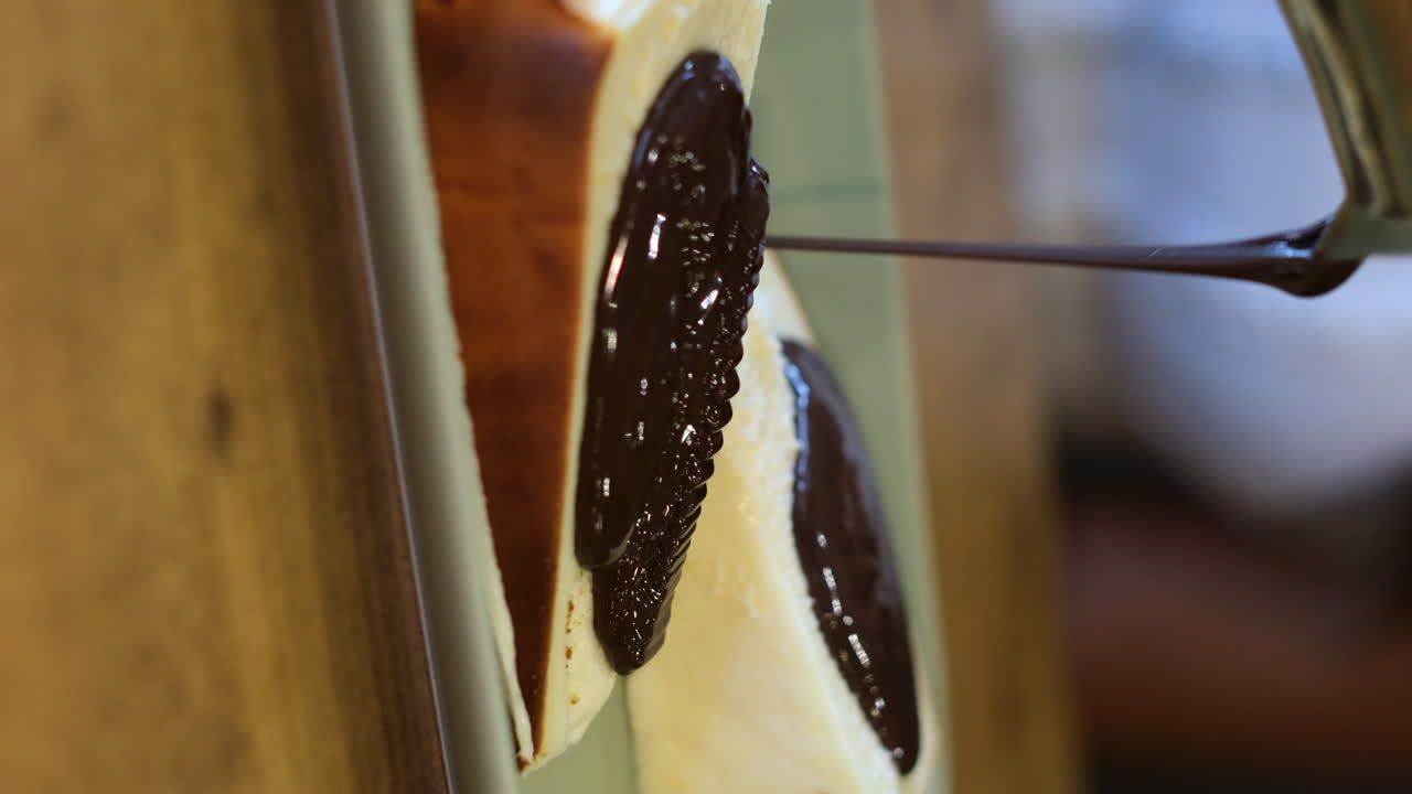 초콜릿으로 인 치즈케이크: 타락한 즐거움