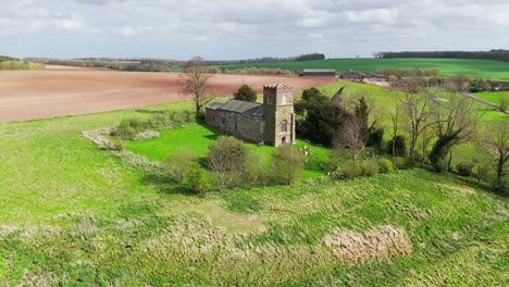 Imágenes-Aéreas-De-Drones-De-Un-Pequeño-Pueblo-De-Lincolnshire-Llamado-Burwell-En-El-Reino-Unido