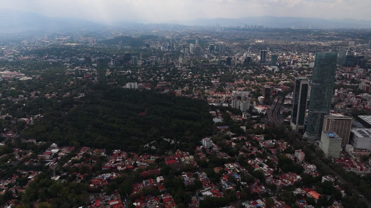 Açık havada CDMX’in güneyindeki Coyoacan bölgesinin havadan çekimleri
