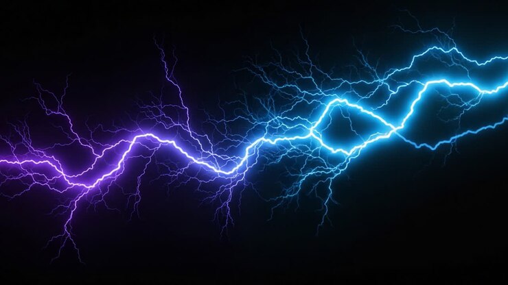 Uno spettacolo elettrizzante di fulmini viola e blu vibranti che contrastano brillantemente su uno sfondo scuro, mostrando la potenza grezza dell'energia elettrica della natura.