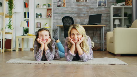 Beautiful-young-mother-and-her-daughter