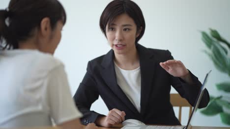 개인 컴퓨터 튜터링 이미지