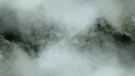 nubes de niebla y humo