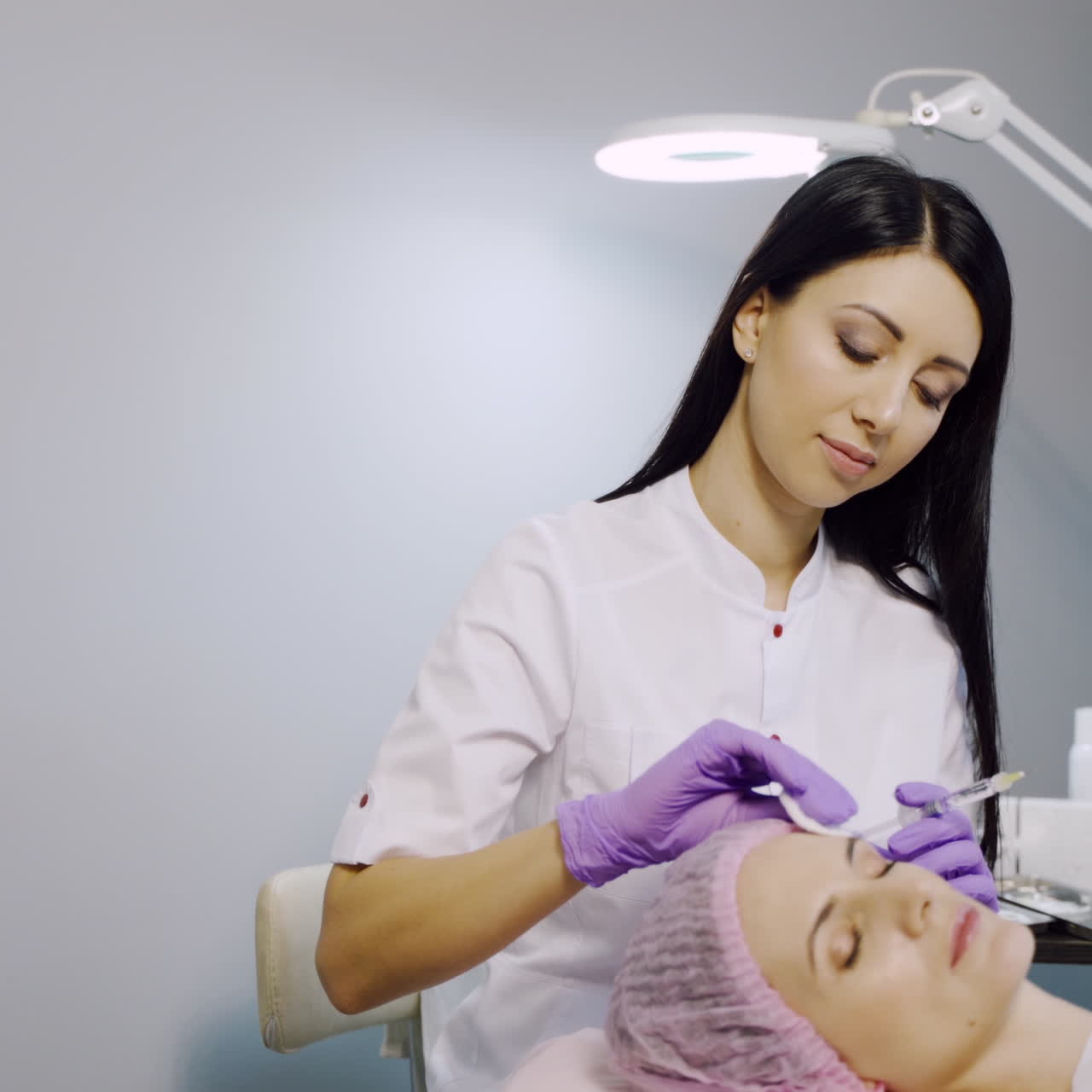 Rejuvenating facial injections. Modern cosmetology.